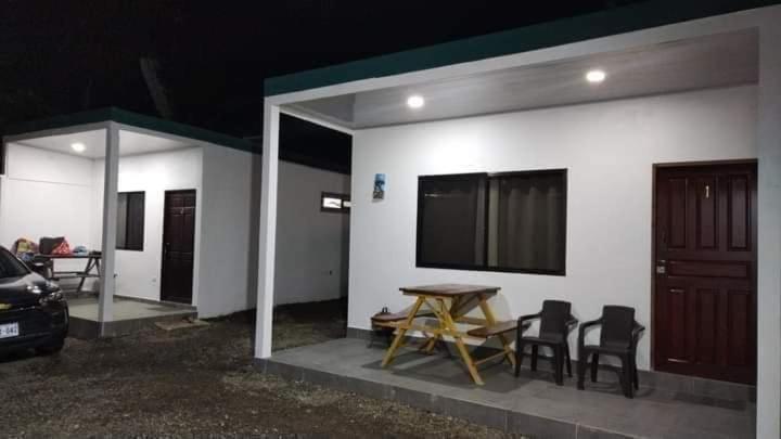 Bari Campings Resort Puerto Viejo de Talamanca Luaran gambar